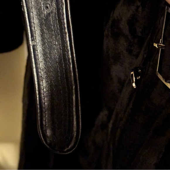 Karen Millen Black Glossy Faux Fur Trench Coat Silver Belted Lined Mob Wife - Picture 13 of 17